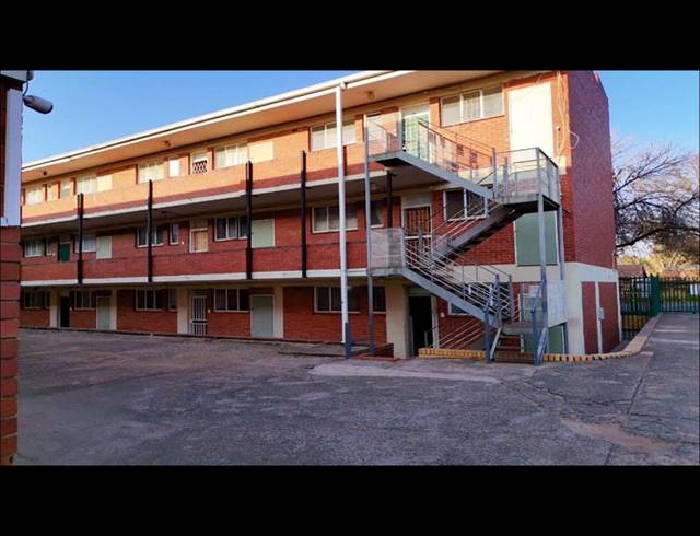 2 BEDROOM PROPERTY TO RENT IN PRETORIA GARDENS